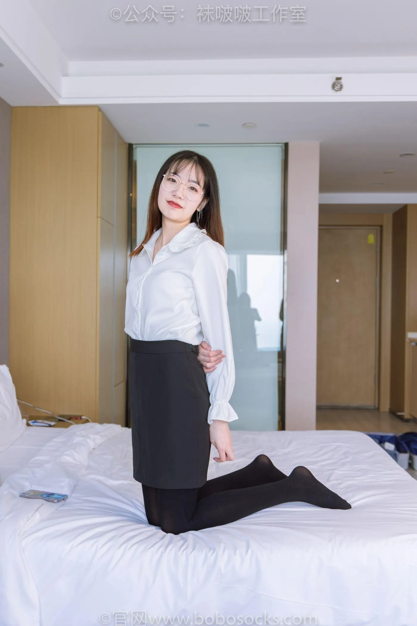 [BoBoSocks袜啵啵]NO.090 小甜豆-高跟鞋、厚黑丝 [140P]插图2